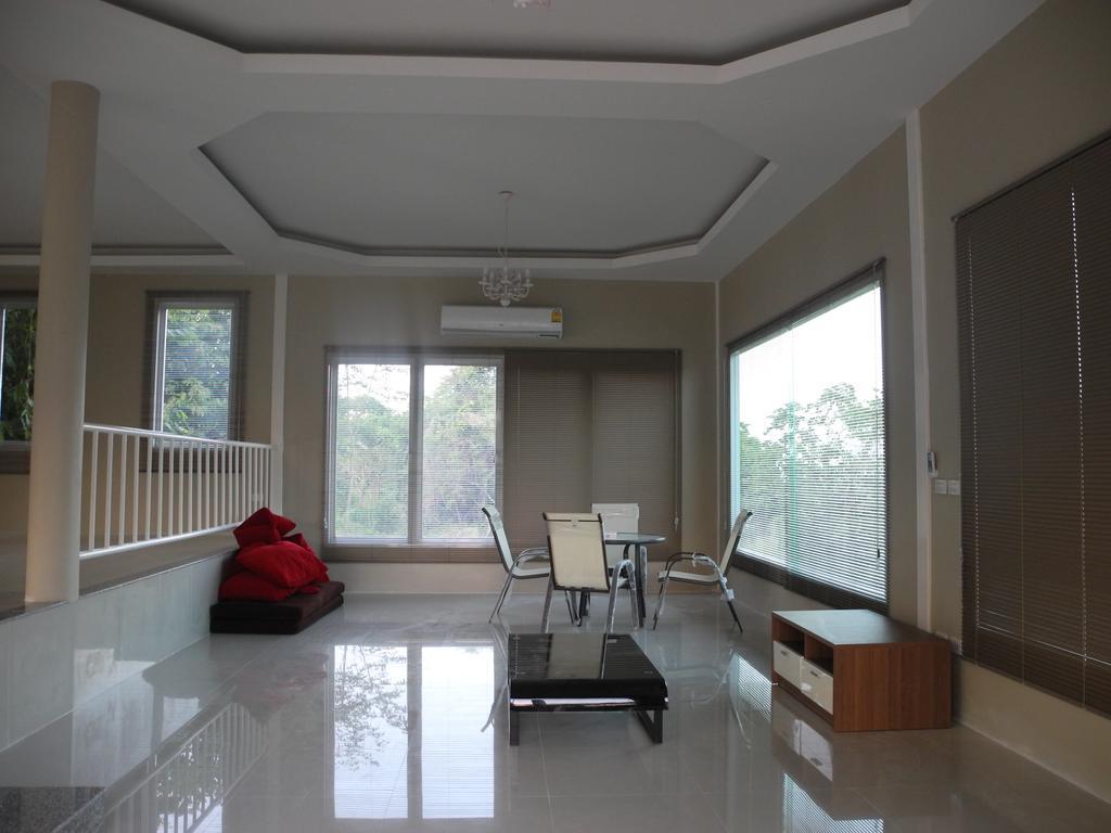 Hotel Wind Hills Nakhonratchasima Zimmer foto